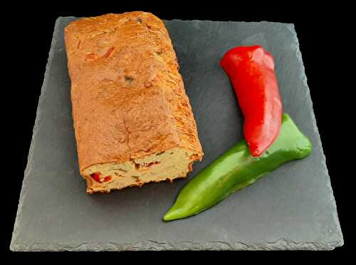 Cake thon poivrons corne de bœuf. Une recette estivale d'apéritif salé