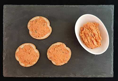 Tartinade de chorizo Saint Môret. Une recette de toast pour l'apéro.