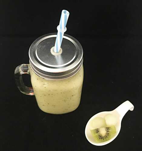 Melon jaune et kiwis. Une recette de smoothie au mixeur peu calorique