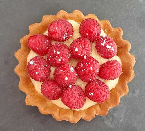 Tartelettes framboises. Une recette sur pâte sablée pour le dessert.