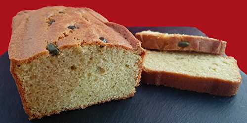 Cake à la pistache. Une recette de gâteau sucré originale