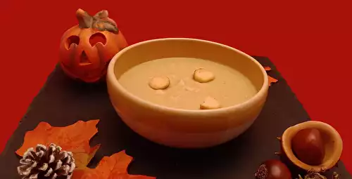 Velouté de butternut et châtaignes. Une recette de soupe chaude délicieuse pour Halloween.