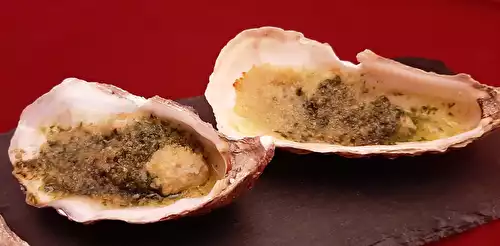 Huîtres chaudes beurre d'escargot. Une recette d'entrée chaude pour Nouvel An.