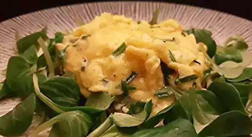 Comment faire une omelette ? Une recette saine à la ciboulette fraîche.
