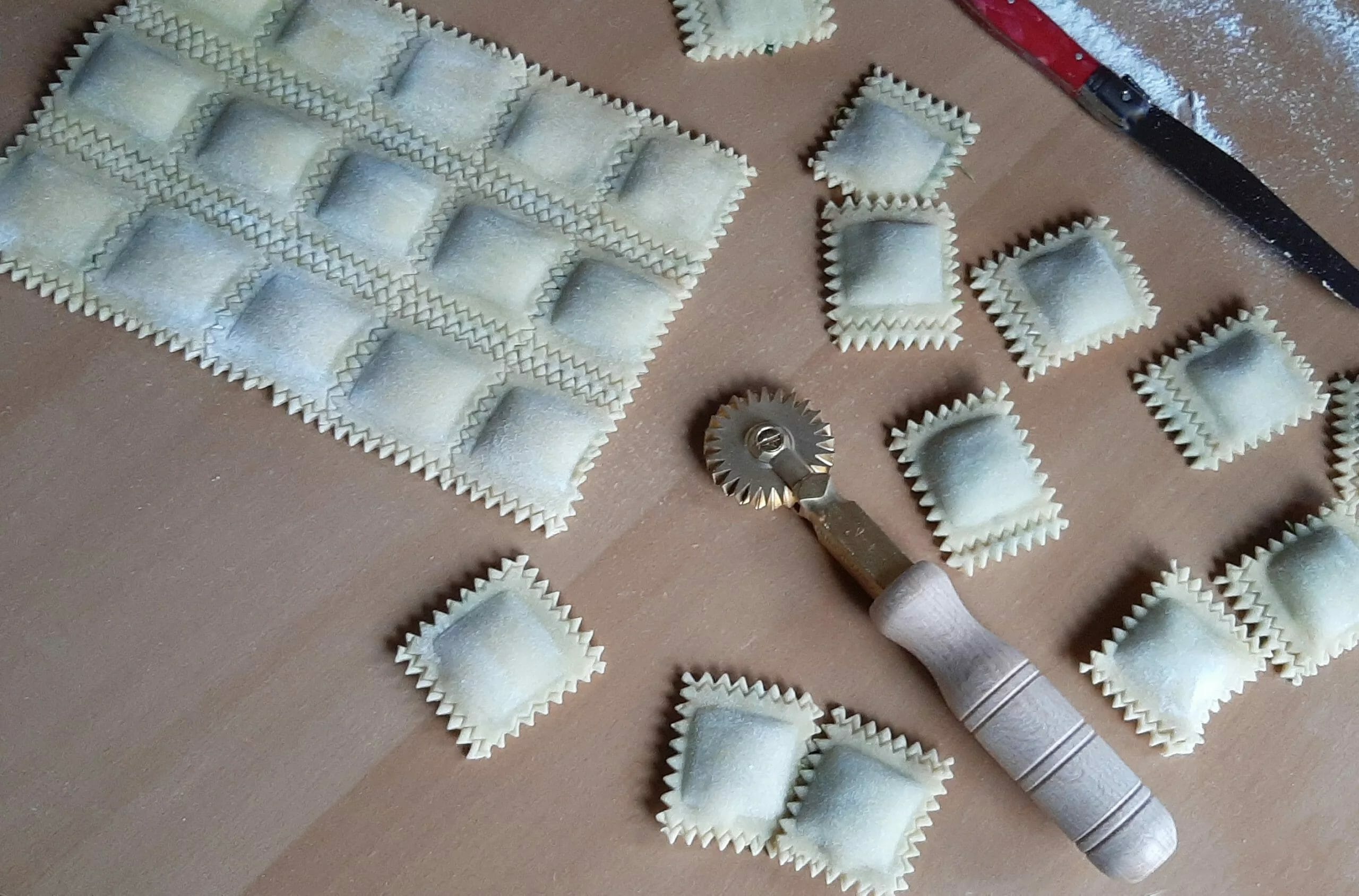 Raviolis ricotta épinards. Une recette italienne maison à la machine.