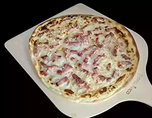 Comment Préparer une Délicieuse Tarte Flambée à la Maison : Recette Traditionnelle