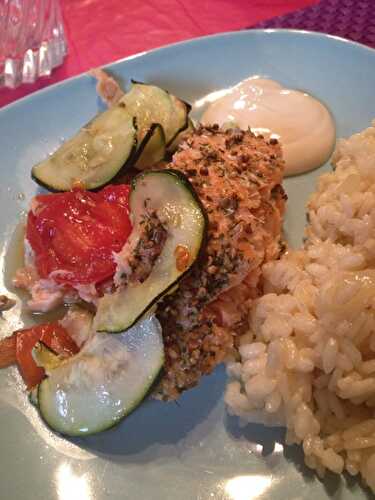 Filet de saumon croustillant aux courgettes et tomates