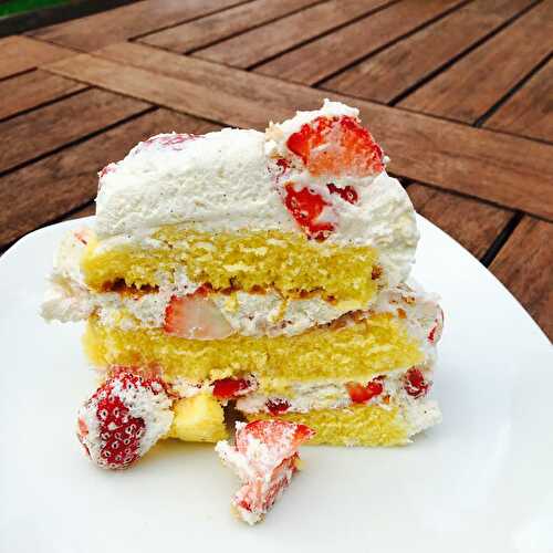 Gâteau express aux fraises et à la chantilly