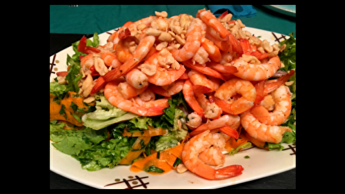 Salade Thaï aux crevettes et aux cacahuètes