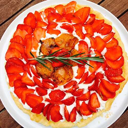 Tarte aux fraises et abricots rôtis