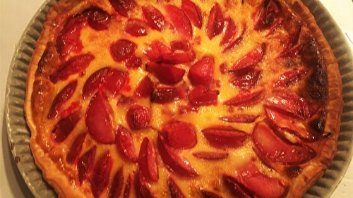 Tarte moelleuse aux prunes rouges