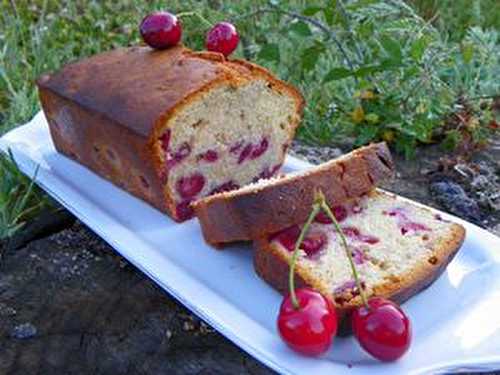 CAKE AUX CERISES