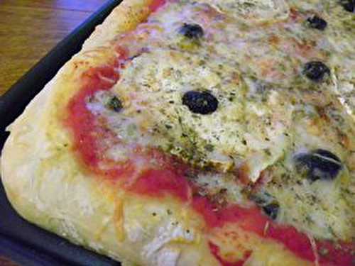 PIZZA AUX TROIS FROMAGES