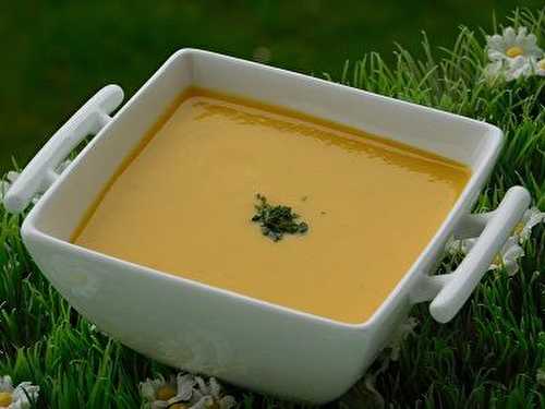 SOUPE DE POTIRON AU FROMAGE AIL ET FINES HERBES (thermomix)