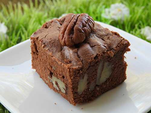 BROWNIE MOELLEUX AU CHOCOLAT ET AUX NOIX AU CAKE FACTORY ( thermomix- cake factory)