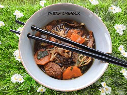 SOUPE CHINOISE DE POULET, NOUILLES AU CHAMPIGNONS NOIRS (thermomix)