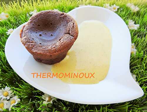 PETITS COULANTS AU COEUR CARAMEL ET CREME ANGLAISE  (thermomix et cake factory)