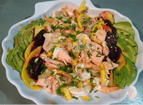 SALADE EXOTIQUE SAUMON, MANGUE AVOCAT