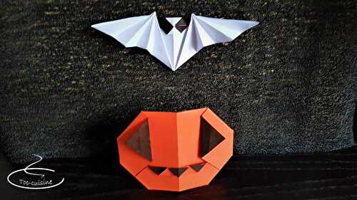 Citrouille et chauve-souris d'Halloween en origami