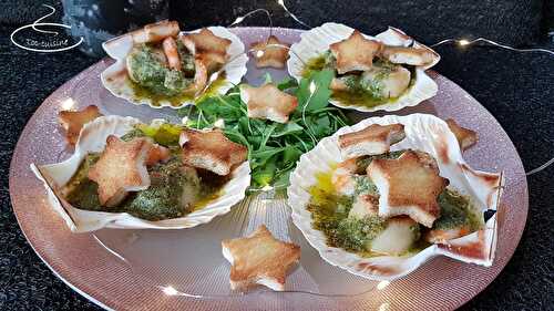 Coquilles Saint-Jacques et gambas au pesto de noix et roquette