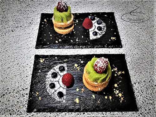 Dessert express aux myrtilles, kiwis, framboises sur palets bretons