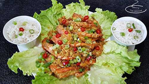 Gambas croustillantes au panko parfumées au beurre d'épices et sautées à l'ail