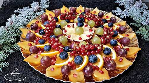 Plateau de fruits frais avec découpe de pomme pour décoration centrale