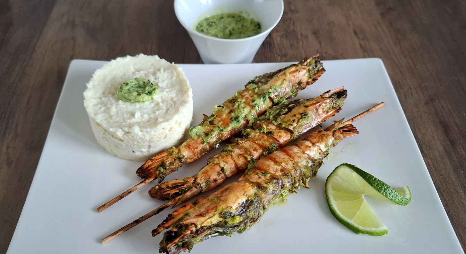 Gambas marinées à  la sauce verte