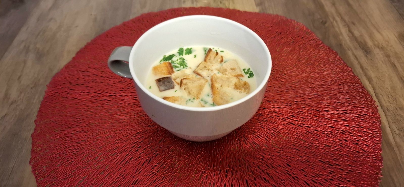 Soupe à l’ail hivernale d’antan