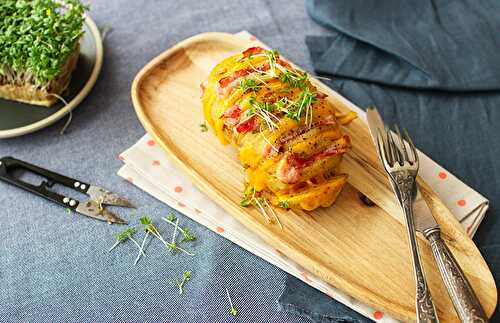 Pomme de terre éventail au bacon et cheddar | Hasselback