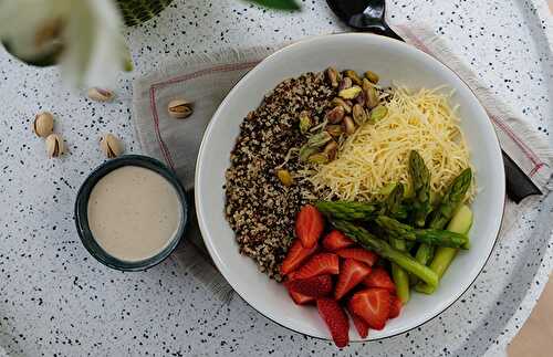 Salade de quinoa, fraises et asperges | Une recette végétarienne
