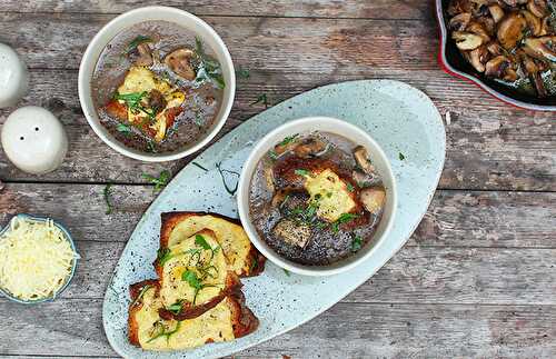 Soupe aux champignons et pain gratiné au fromage