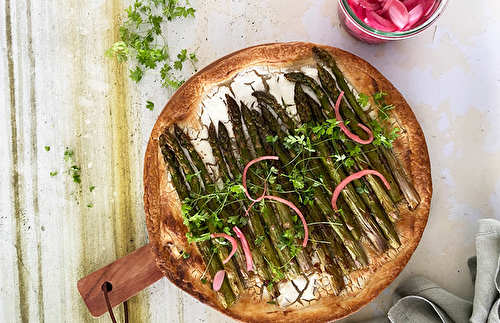 Tarte fine aux asperges vertes et fromage de chèvre