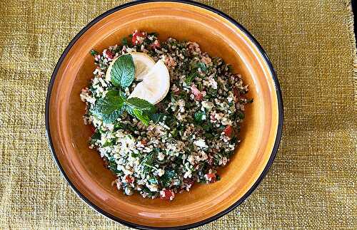 Salade taboulé Libanais avec du persil plat