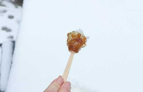 Sucette au sirop d’érable sur neige (tire d’érable)