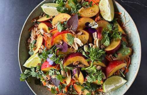 Salade de nouilles au poulet, nectarines u0026amp; sauce cacahuète