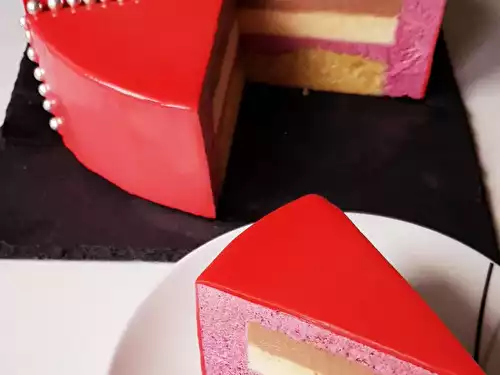 Entremet fruits rouges, choco et vanille