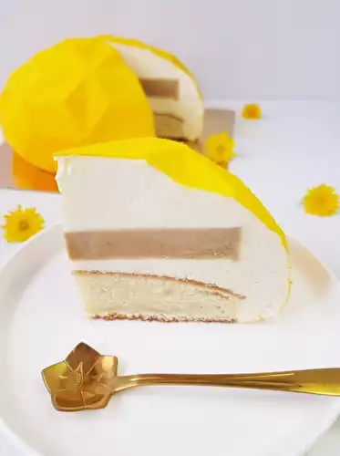 Entremet bergamote et praliné aux graines de tournesol