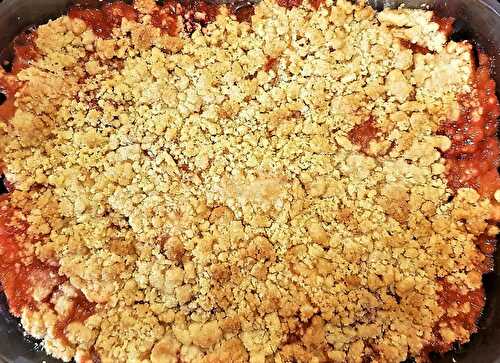 Le crumble aux pommes et fraises de Christophe Felder