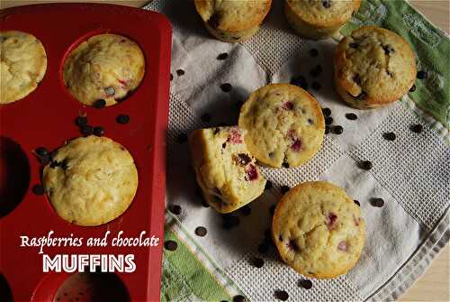 Muffins aux framboises et pépites de chocolat
