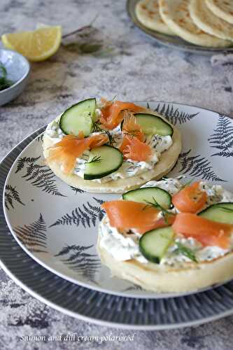 Pain polaire garni au saumon et crème à l'aneth