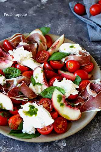 Salade caprese gourmande aux pêches