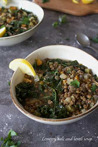 Soupe de lentilles citronnée au kale