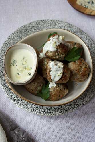 Boulettes de porc au citron, sauce au roquefort