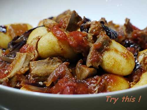 Gnocchis, sauce tomate au poulet et radicchio - Try this !
