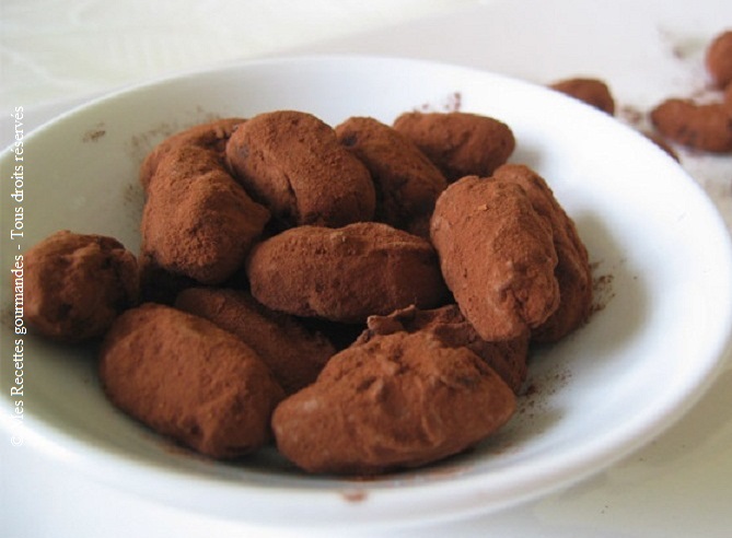 Amandes caramélisées au chocolat et piment d'espelette