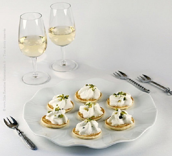 Blinis a la Mousse de Roquefort