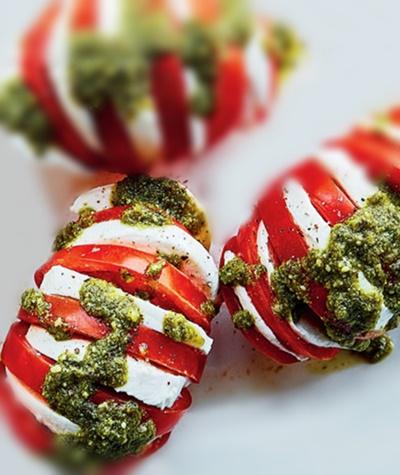 Bombes Caprese avec sa vinaigrette au pesto