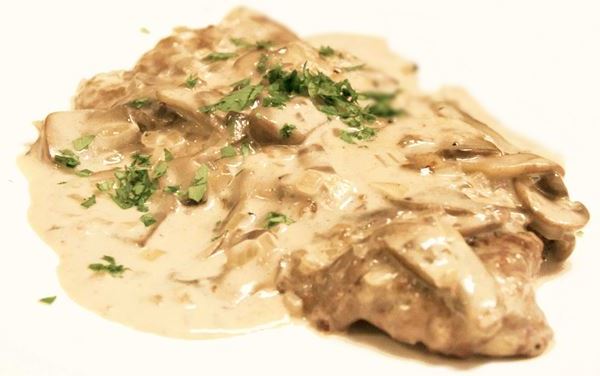 Escalope de veau à la crème de champignons