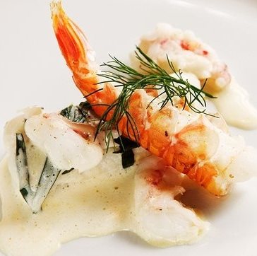 Filet de sole poché et langoustines à la sauce au schabziger